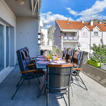 Ela Apartment Omis