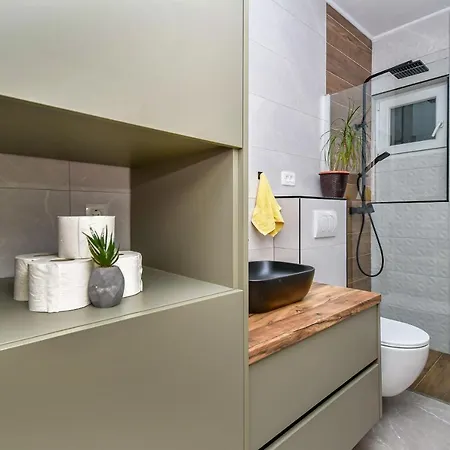 Apartment Ela *