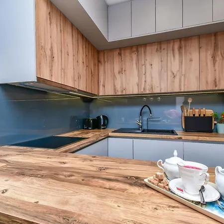 Apartment Ela Omis