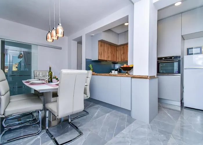 Ela Apartment