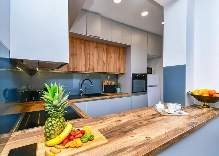 Apartment Ela Omis